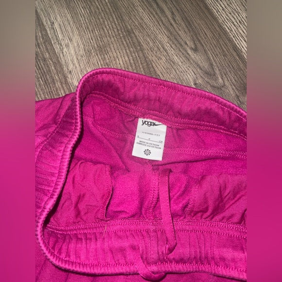 Nike Yoga Shorts - Picture 2 of 2